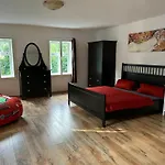 Traditionelles Haus- Umgeben Von Waeldern In Ralsko By Interhome