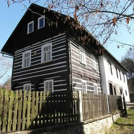 Traditionelles Haus- Umgeben Von Waeldern In Ralsko By Interhome بيت للعطل Stráž pod Ralskem