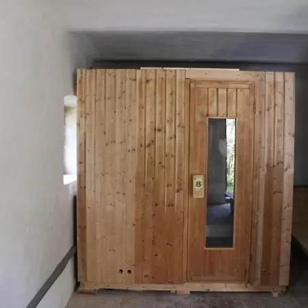 Traditionelles Haus- Umgeben Von Waeldern In Ralsko By Interhome بيت للعطل *