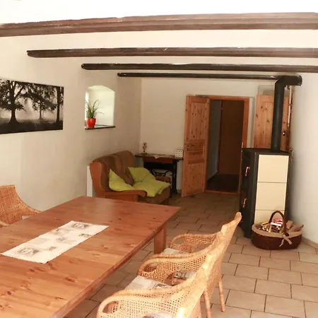 بيت للعطل Traditionelles Haus- Umgeben Von Waeldern In Ralsko By Interhome