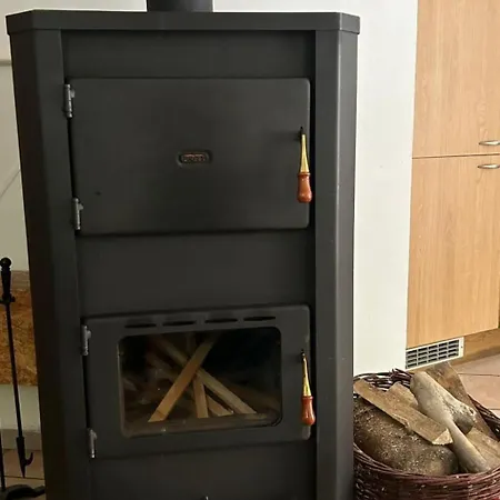 Casa vacanze Traditionelles Haus- Umgeben Von Waeldern In Ralsko By Interhome *