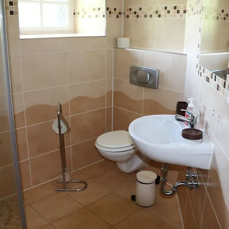 Casa vacanze Traditionelles Haus- Umgeben Von Waeldern In Ralsko By Interhome
