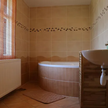 Traditionelles Haus- Umgeben Von Waeldern In Ralsko By Interhome Stráž pod Ralskem