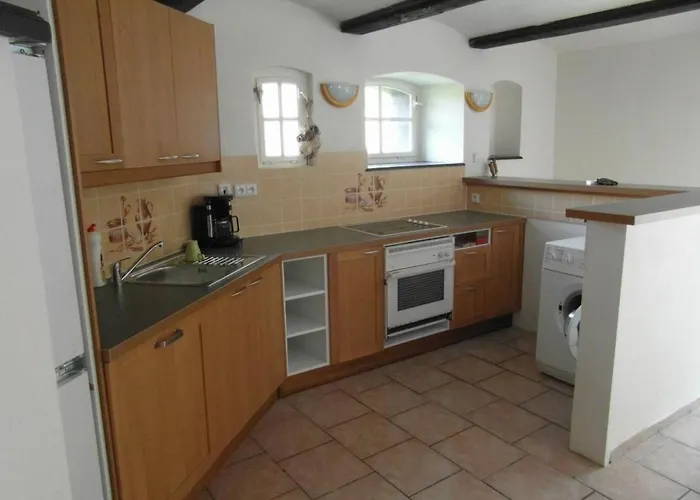 بيت للعطل Traditionelles Haus- Umgeben Von Waeldern In Ralsko By Interhome